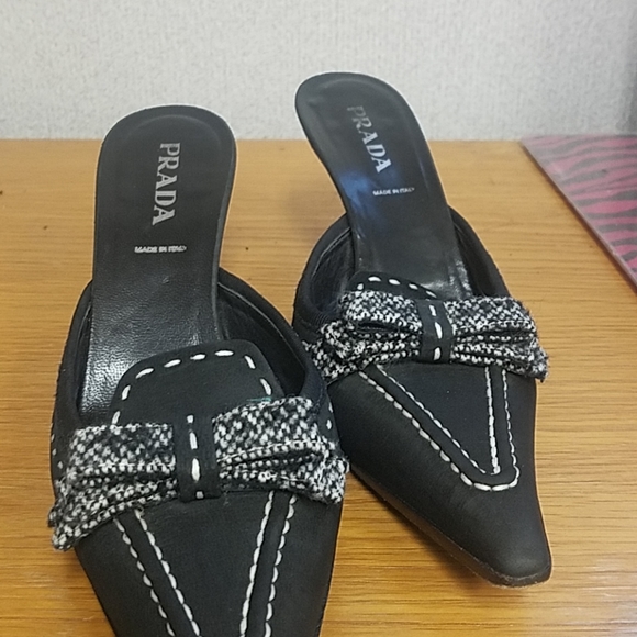 Prada black suede with white top stitch mule - Picture 2 of 5